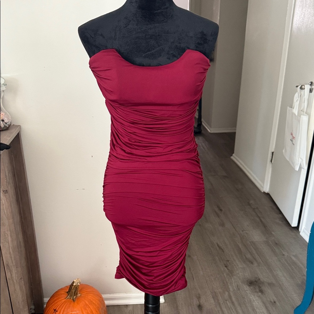 Oh Polly Elegant Burgundy Strapless Dress